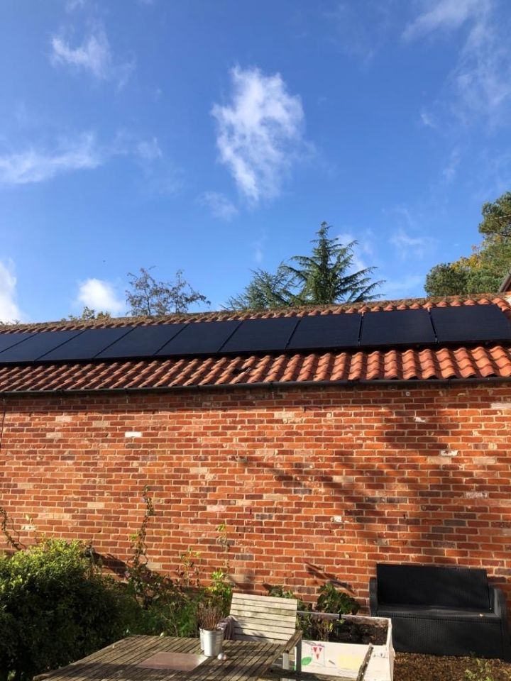 Solar PV and Tesla Battery Storage Systems in Haveringland