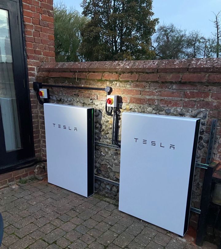 Solar PV and Tesla Battery Storage Systems in Deopham